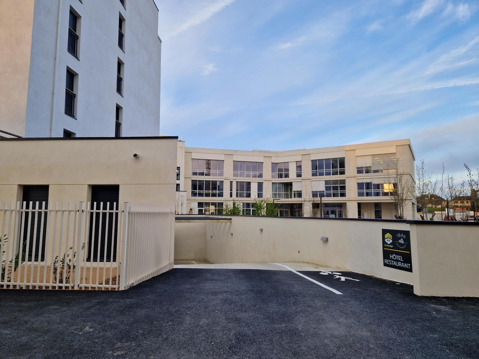 Beelodge Hotel Blois Centre Exterior photo